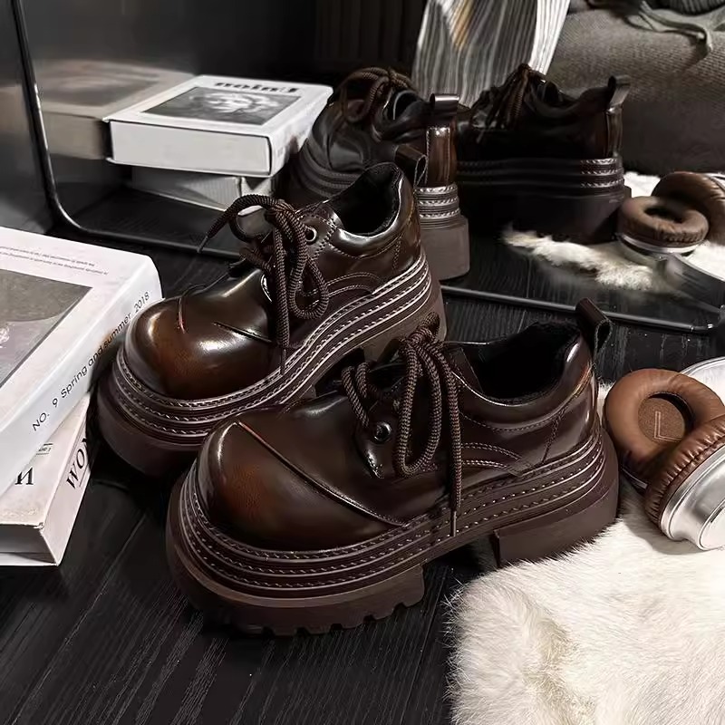Mocassini retrò in stile brita - Leather Shoe Polish recensione e prezzo